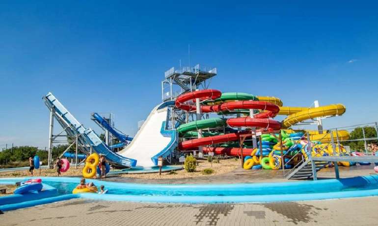 Nyit a Strand és az aquapark